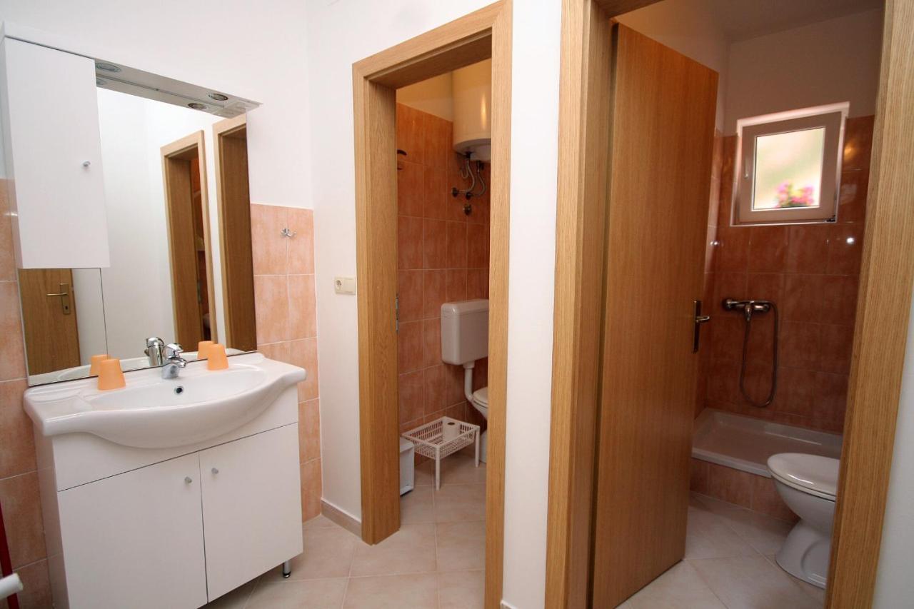 Apartments With A Parking Space Palit, Rab - 5028 Εξωτερικό φωτογραφία
